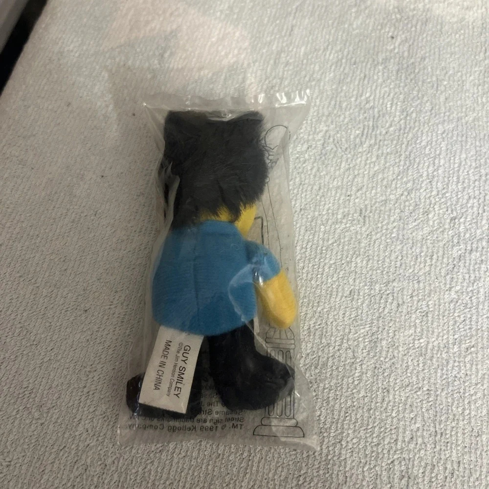 Kellogg's Mini Beans Sesame Street Muppets Plush GUY SMILEY New